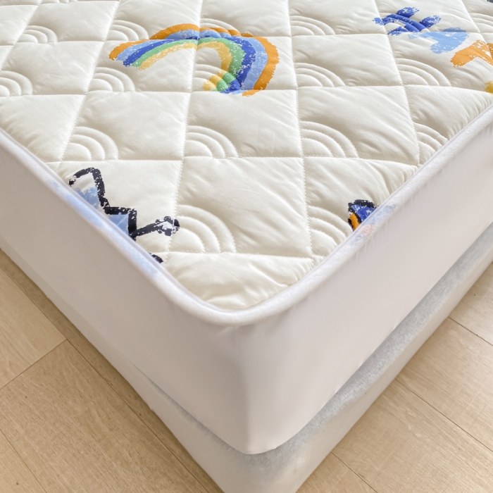 91家纺网 家纺一手货源 找家纺 鑫钰 2023新款全棉抗菌小老虎印花床笠 恐龙游记