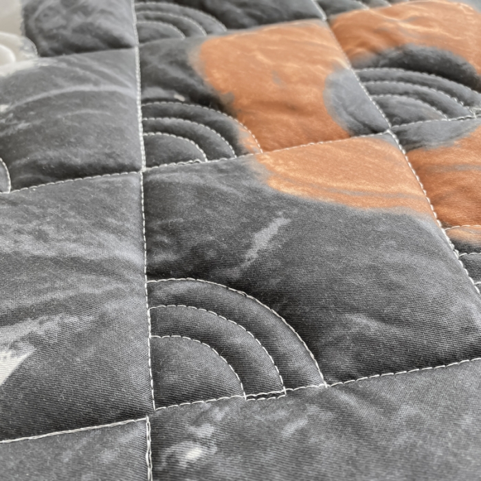 91家纺网 家纺一手货源 找家纺 鑫钰 2023新款全棉抗菌小老虎印花床笠 奈思-黑