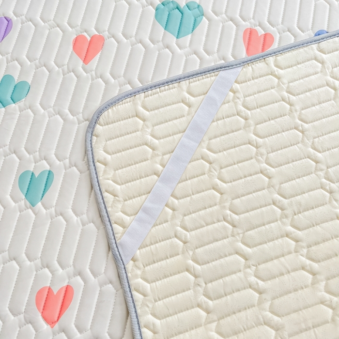 91家纺网 家纺一手货源 找家纺 佰亿莱 2024新款大版乳胶软凉席三件套 彩色爱心