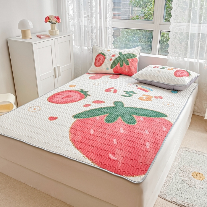 91家纺网 家纺一手货源 找家纺 佰亿莱 2024新款大版乳胶软凉席三件套 大草莓