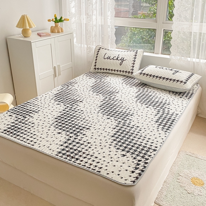 91家纺网 家纺一手货源 找家纺 佰亿莱 2024新款大版乳胶软凉席三件套 千鸟格