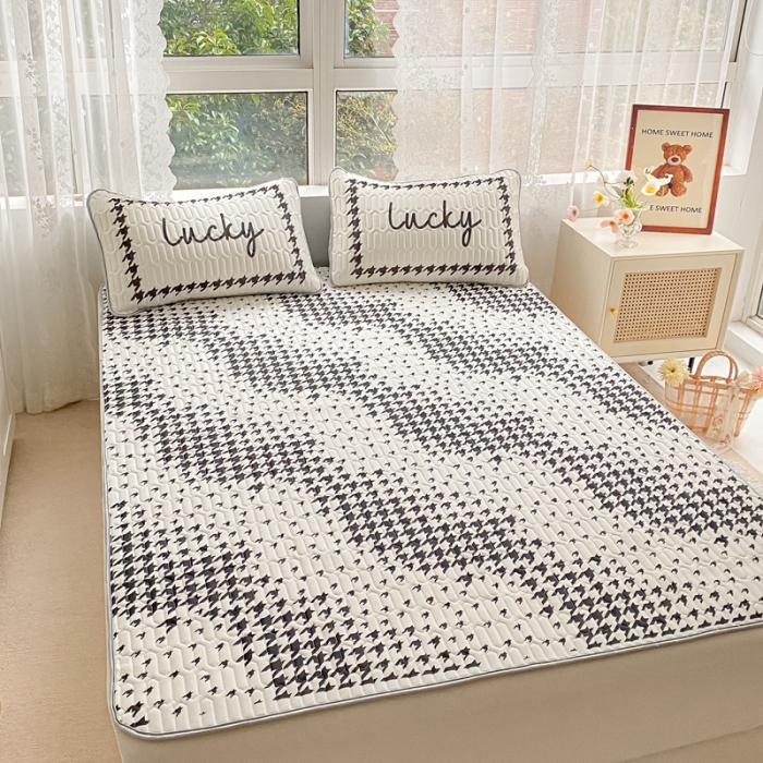 91家纺网 家纺一手货源 找家纺 佰亿莱 2024新款大版乳胶软凉席三件套 千鸟格