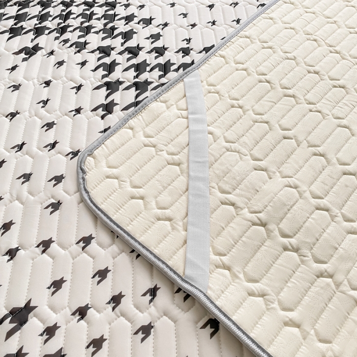 91家纺网 家纺一手货源 找家纺 佰亿莱 2024新款大版乳胶软凉席三件套 千鸟格