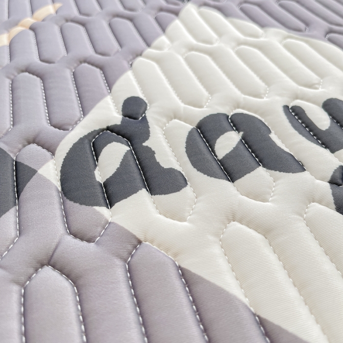 91家纺网 家纺一手货源 找家纺 佰亿莱 2024新款大版乳胶软凉席三件套 绅士小熊