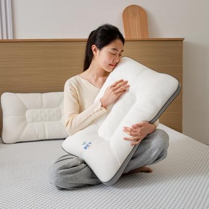 91家纺网 家纺一手货源 找家纺 （总）麦肯锡2022新款头等舱云端乳胶枕护肩款48x74cm