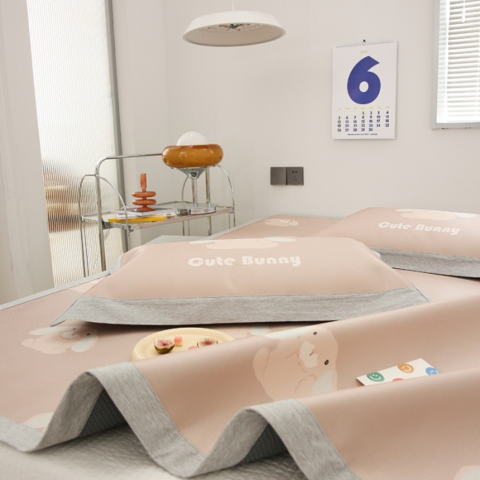 91家纺网 家纺一手货源 找家纺 橘滋 2022新款高端数码印花凉席（平席款）系列 波比兔