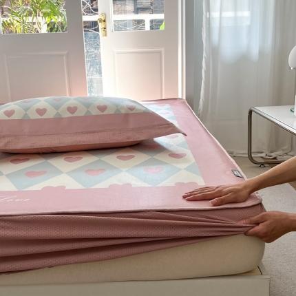 本希 2022高端数码印花水洗冰丝席床笠款-法式简约系列 粉格爱心