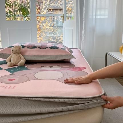 本希 2022高端数码印花水洗冰丝席床笠款-法式简约粉格小熊