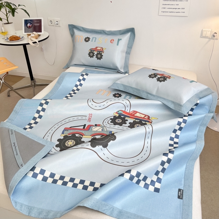 91家纺网 家纺一手货源 找家纺 本希 2022新款水洗数码印花卡通简约冰丝席床席款 工程赛车