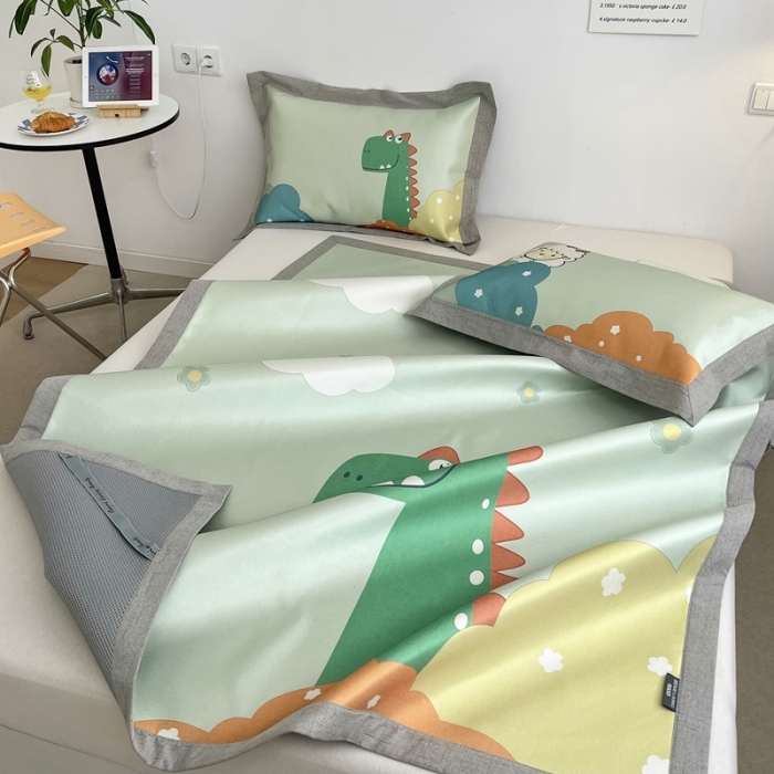 91家纺网 家纺一手货源 找家纺 本希 2022新款水洗数码印花卡通简约冰丝席床席款 恐龙世界