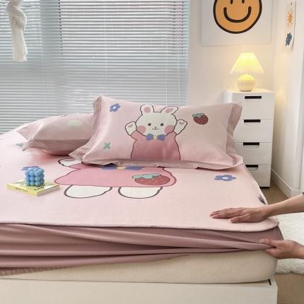 本希 2022新款水洗数码印花卡通简约冰丝席床笠款 草莓兔