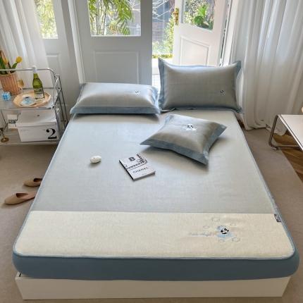 91家纺网 家纺一手货源 找家纺 本希 2022新款花漾轻奢绣花系列床笠款凉席 小小飞行员