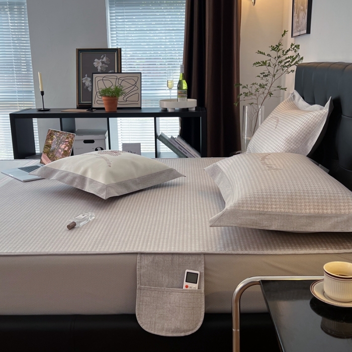 91家纺网 家纺一手货源 找家纺 本希 2022新款花漾轻奢绣花系列床笠款凉席 千鸟格索菲兔-肉桂粉