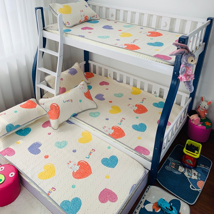 91家纺网 家纺一手货源 找家纺 总小虾米 2022新款可定制凉感丝0.4乳胶凉席床笠三件套