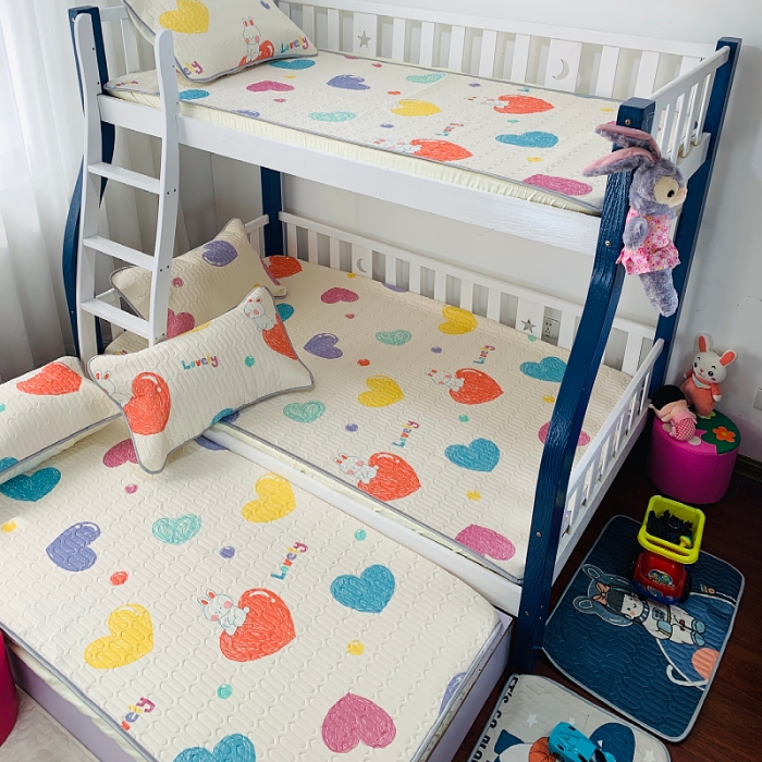 91家纺网 家纺一手货源 找家纺 小虾米 2022新款可定制凉感丝0.4乳胶凉席床笠三件套 爱心小兔