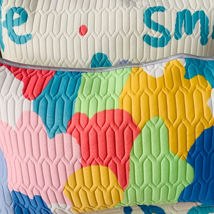 91家纺网 家纺一手货源 找家纺 小虾米 2022新款可定制凉感丝0.4乳胶凉席床笠三件套 彩虹