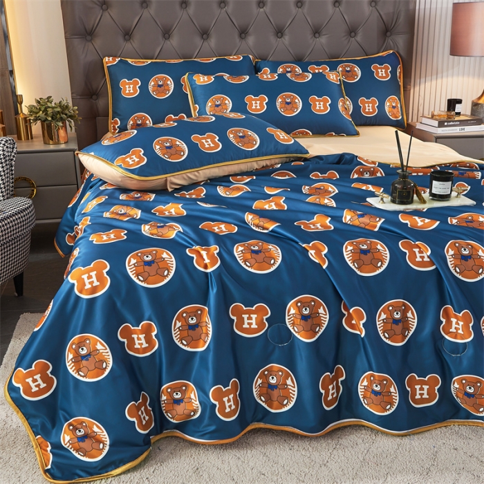 91家纺网 家纺一手货源 找家纺 铠畅 2022新款天丝夏被四件套床裙 安静小熊