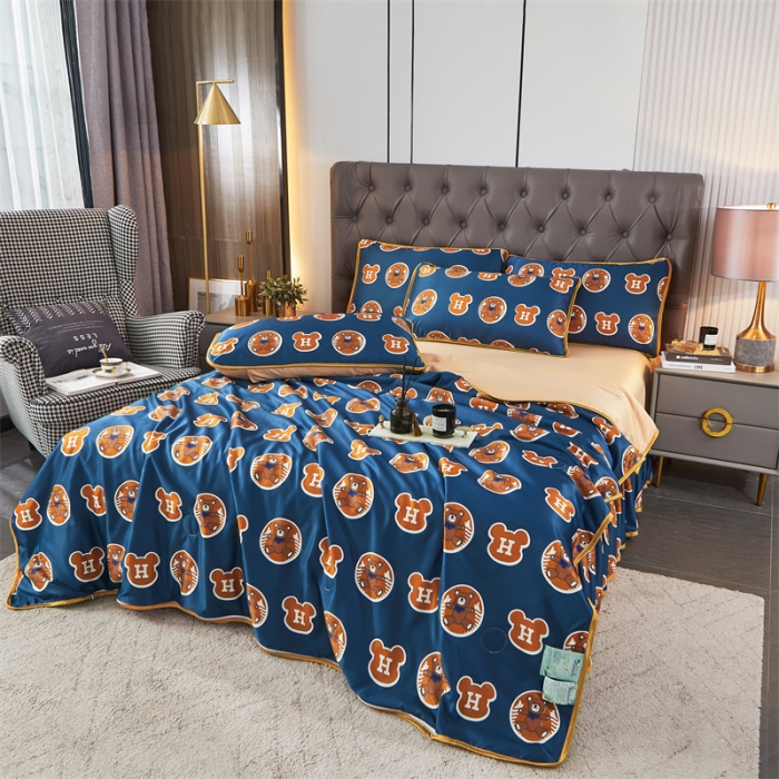 91家纺网 家纺一手货源 找家纺 铠畅 2022新款天丝夏被四件套床裙 安静小熊