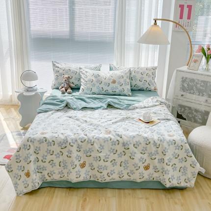 91家纺网 家纺一手货源 找家纺 沐辰家居 2022新款亲肤水洗棉小清新小花边夏被 花朵熊-蓝