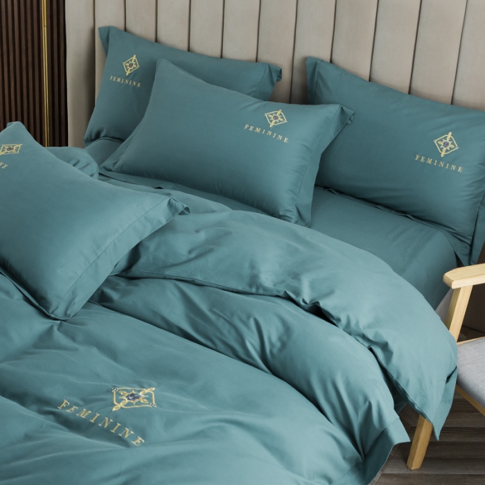 91家纺网 家纺一手货源 找家纺 优姿 2022新款100S长绒棉宽边绣花四件套爱之永恒孔雀蓝