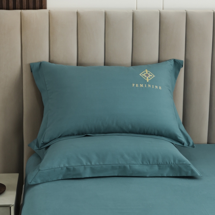 91家纺网 家纺一手货源 找家纺 优姿 2022新款100S长绒棉宽边绣花四件套爱之永恒孔雀蓝