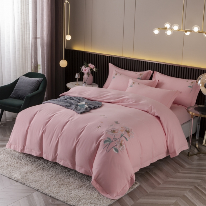 91家纺网 家纺一手货源 找家纺 优姿家纺2022新款100S长绒棉宽边绣花四件套蝶恋花-粉色
