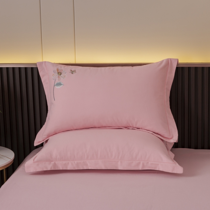 91家纺网 家纺一手货源 找家纺 优姿家纺2022新款100S长绒棉宽边绣花四件套蝶恋花-粉色