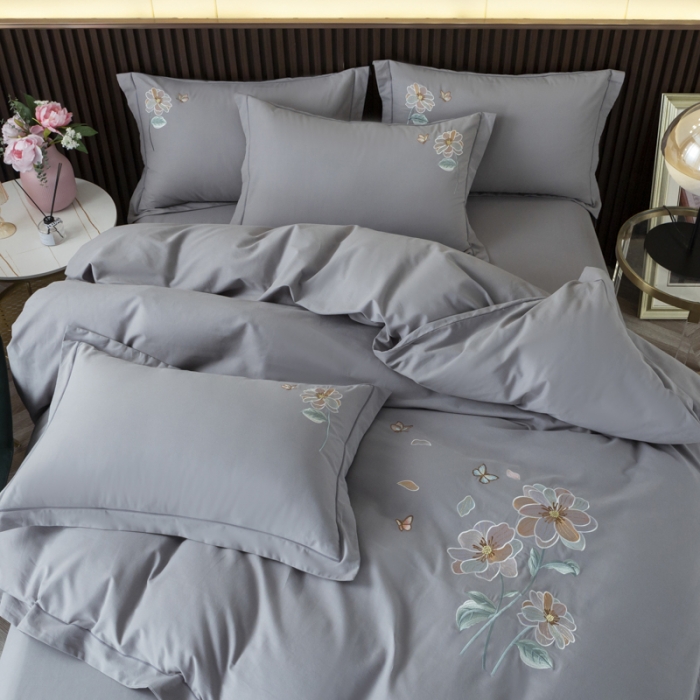 91家纺网 家纺一手货源 找家纺 优姿2022新款100S长绒棉宽边绣花四件套 蝶恋花-灰色