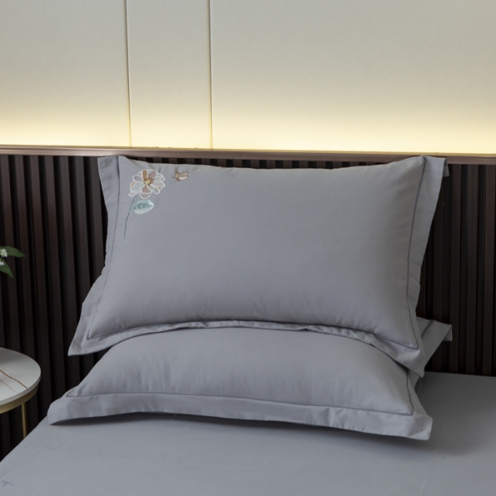 91家纺网 家纺一手货源 找家纺 优姿2022新款100S长绒棉宽边绣花四件套 蝶恋花-灰色