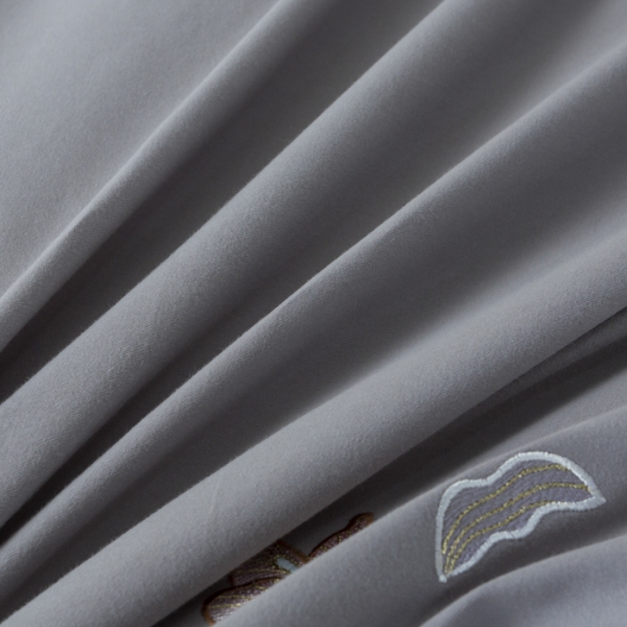 91家纺网 家纺一手货源 找家纺 优姿2022新款100S长绒棉宽边绣花四件套 蝶恋花-灰色