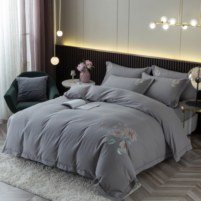 91家纺网 家纺一手货源 找家纺 优姿2022新款100S长绒棉宽边绣花四件套 蝶恋花-灰色