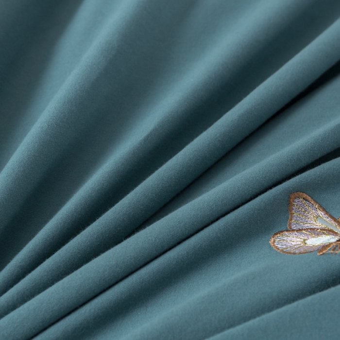 91家纺网 家纺一手货源 找家纺 优姿2022新款100S长绒棉宽边绣花四件套 蝶恋花-孔雀蓝