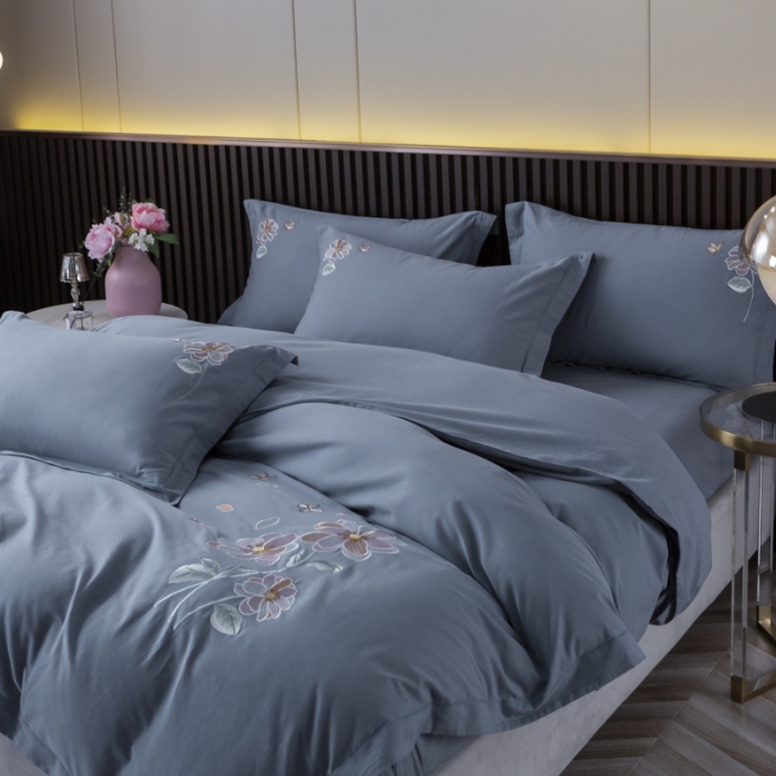 91家纺网 家纺一手货源 找家纺 优姿 2022新款100S长绒棉宽边绣花四件套 蝶恋花-蓝灰