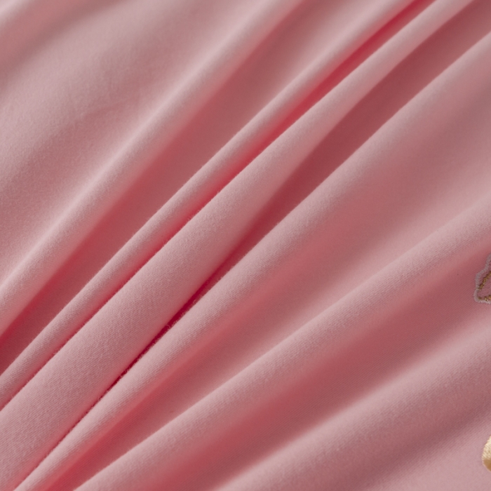 91家纺网 家纺一手货源 找家纺 优姿 2022新款100S长绒棉宽边绣花四件套似锦年华-粉色