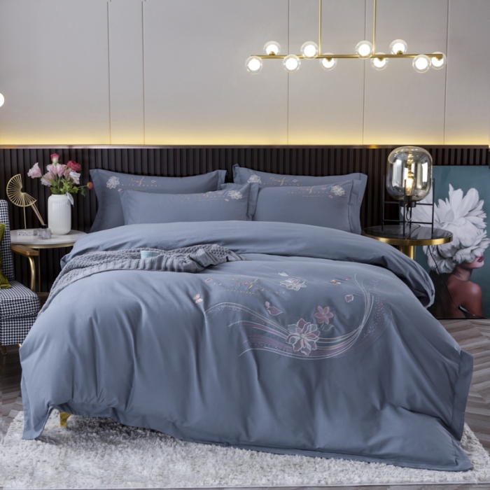 91家纺网 家纺一手货源 找家纺 优姿 2022新款100S长绒棉宽边绣花四件套似锦年华-蓝灰