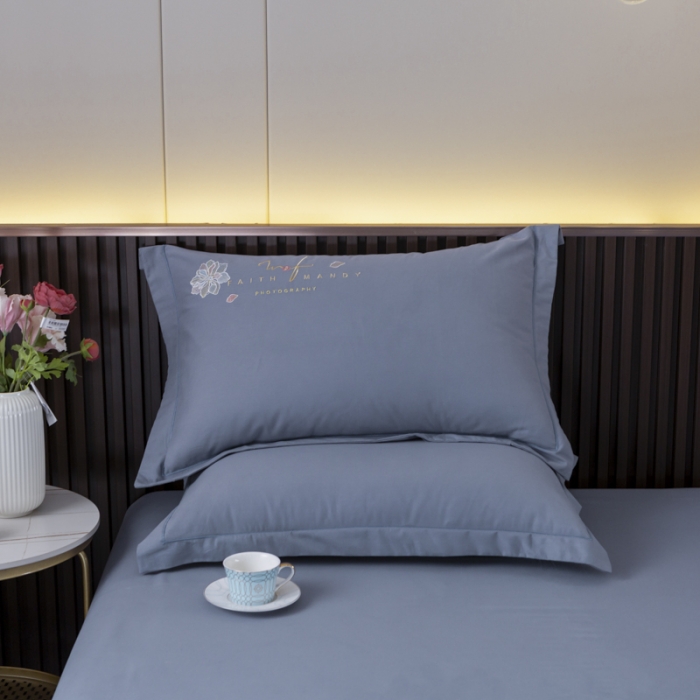 91家纺网 家纺一手货源 找家纺 优姿 2022新款100S长绒棉宽边绣花四件套似锦年华-蓝灰