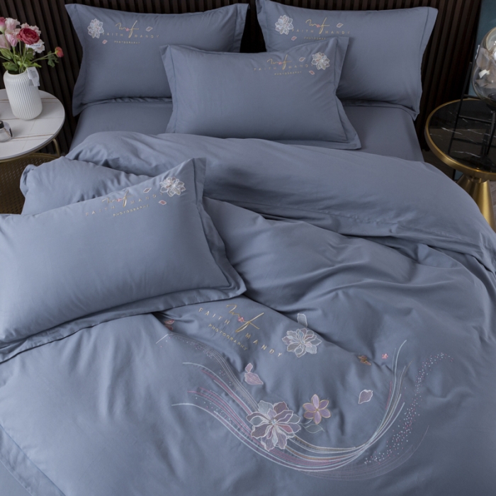 91家纺网 家纺一手货源 找家纺 优姿 2022新款100S长绒棉宽边绣花四件套似锦年华-蓝灰