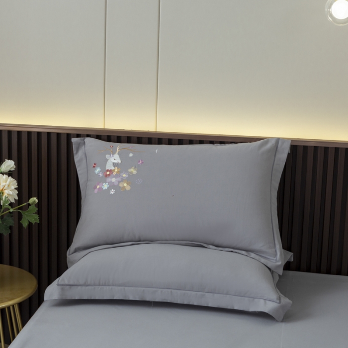 91家纺网 家纺一手货源 找家纺 优姿2022新款100S长绒棉宽边绣花四件套 一路有你-灰色