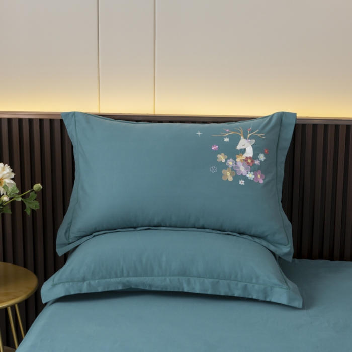 91家纺网 家纺一手货源 找家纺 优姿2022新款100S长绒棉宽边绣花四件套一路有你-孔雀蓝