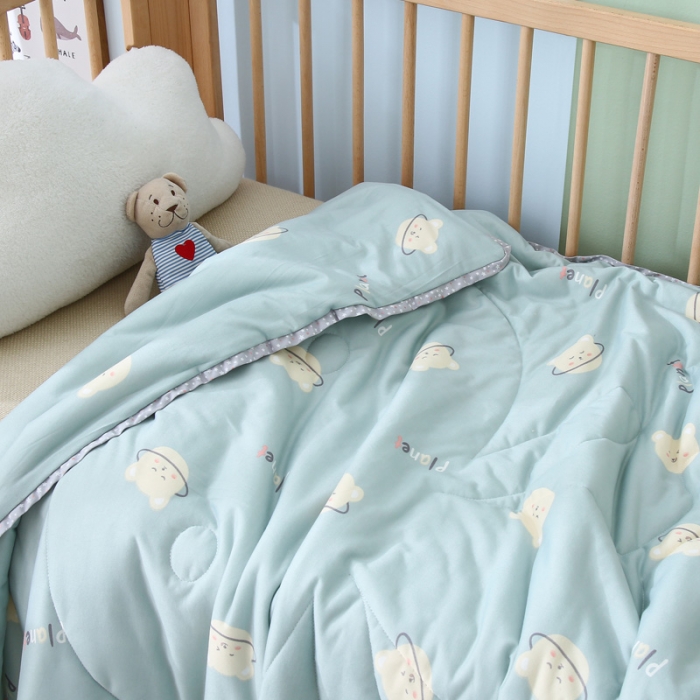 91家纺网 家纺一手货源 找家纺 喜多兔 2022新款针织棉幼儿园夏凉空调被 圆脸熊闹闹同学