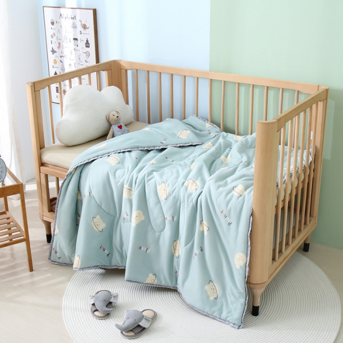 91家纺网 家纺一手货源 找家纺 喜多兔 2022新款针织棉幼儿园夏凉空调被 圆脸熊闹闹同学