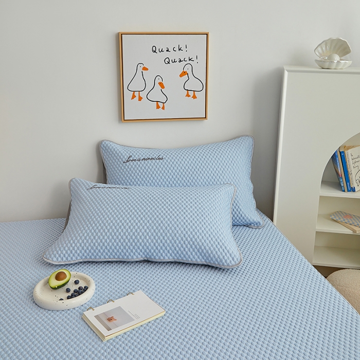 91家纺网 家纺一手货源 找家纺 金丝鸟 2022新款凉感豆豆A类按摩凉席三件套 天青蓝