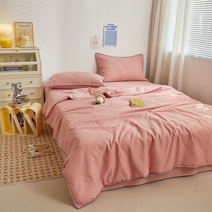 91家纺网 家纺一手货源 找家纺 金丝鸟2023新款A类全棉华夫格水洗棉大豆夏被四件套拉夫格粉