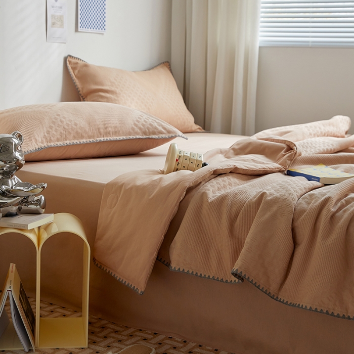 91家纺网 家纺一手货源 找家纺 金丝鸟 2023新款A类全棉华夫格水洗棉大豆夏被四件套 拉夫格-驼