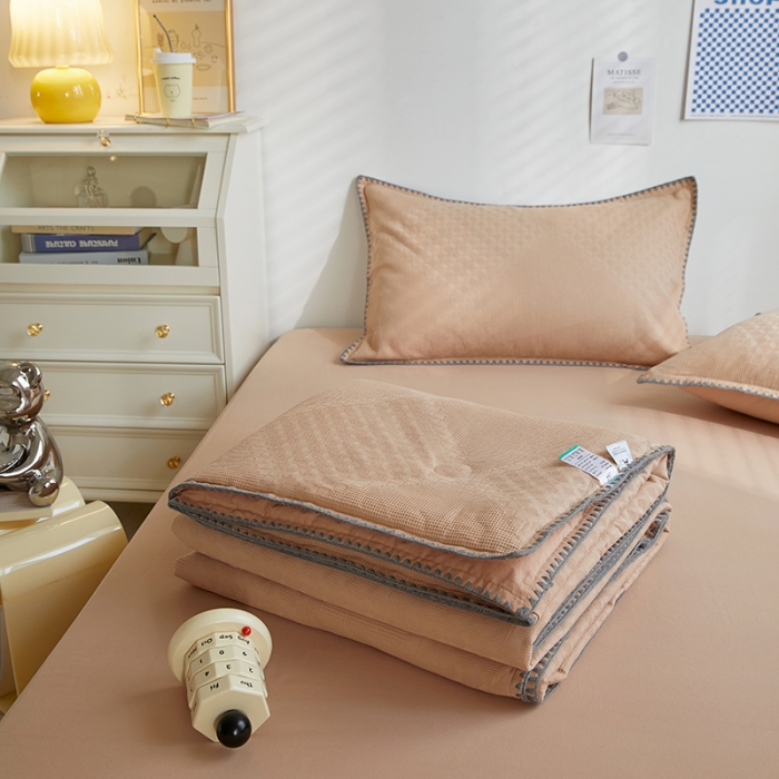 91家纺网 家纺一手货源 找家纺 金丝鸟 2023新款A类全棉华夫格水洗棉大豆夏被四件套 拉夫格-驼