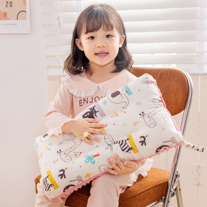 91家纺网 家纺一手货源 找家纺 十九色 2022新款豆豆儿童定型枕30*50cm 动物世界-粉