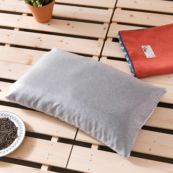 91家纺网 家纺一手货源 找家纺 (总) 明星枕业 2022新款糖果色麻绒荞麦枕