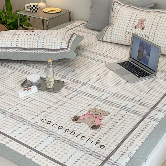 91家纺网 家纺一手货源 找家纺 昔可 2022新款高端大版数码印花冰沐丝养生席 可可熊-米