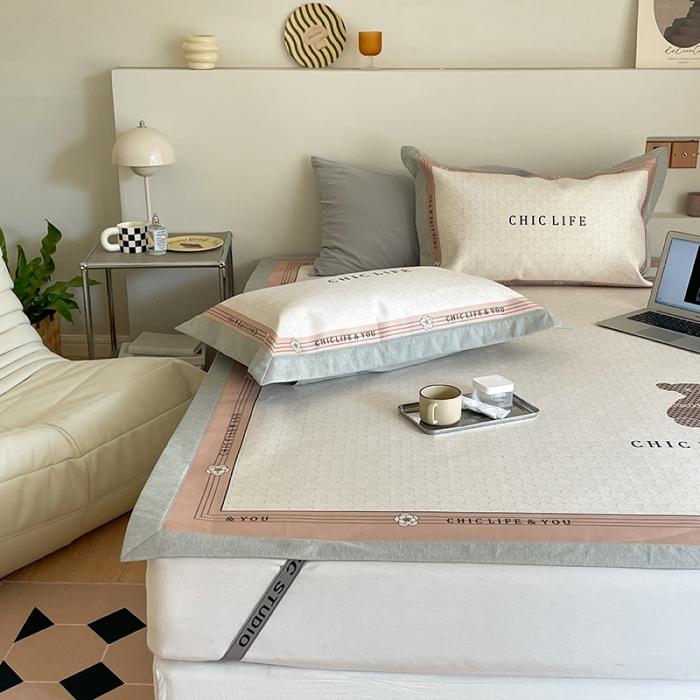 91家纺网 家纺一手货源 找家纺 昔可 2022新款高端大版数码印花冰沐丝养生席 千鸟格纹熊