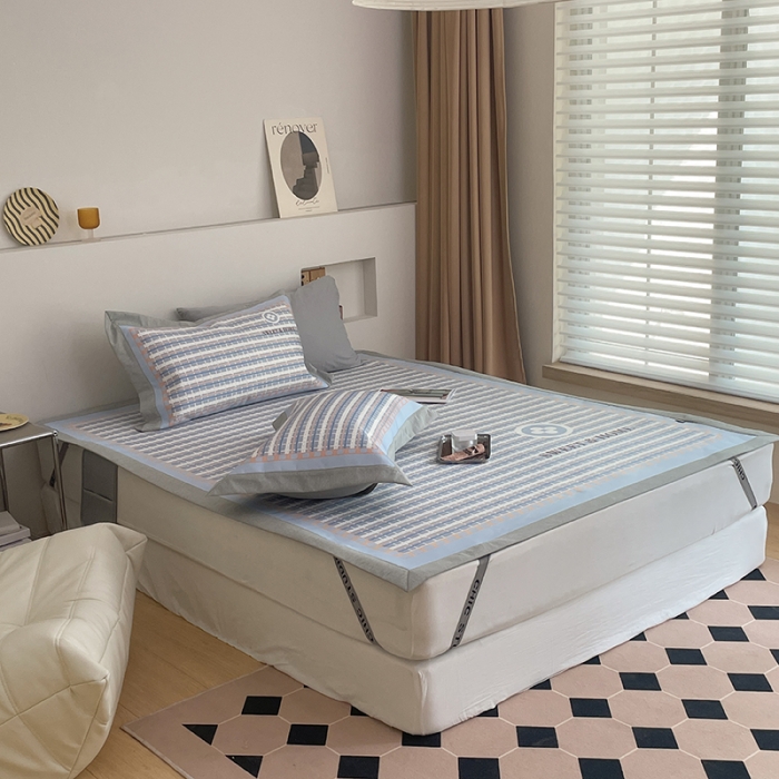 91家纺网 家纺一手货源 找家纺 昔可 2022新款高端大版数码印花冰沐丝养生席 香香四叶花蓝